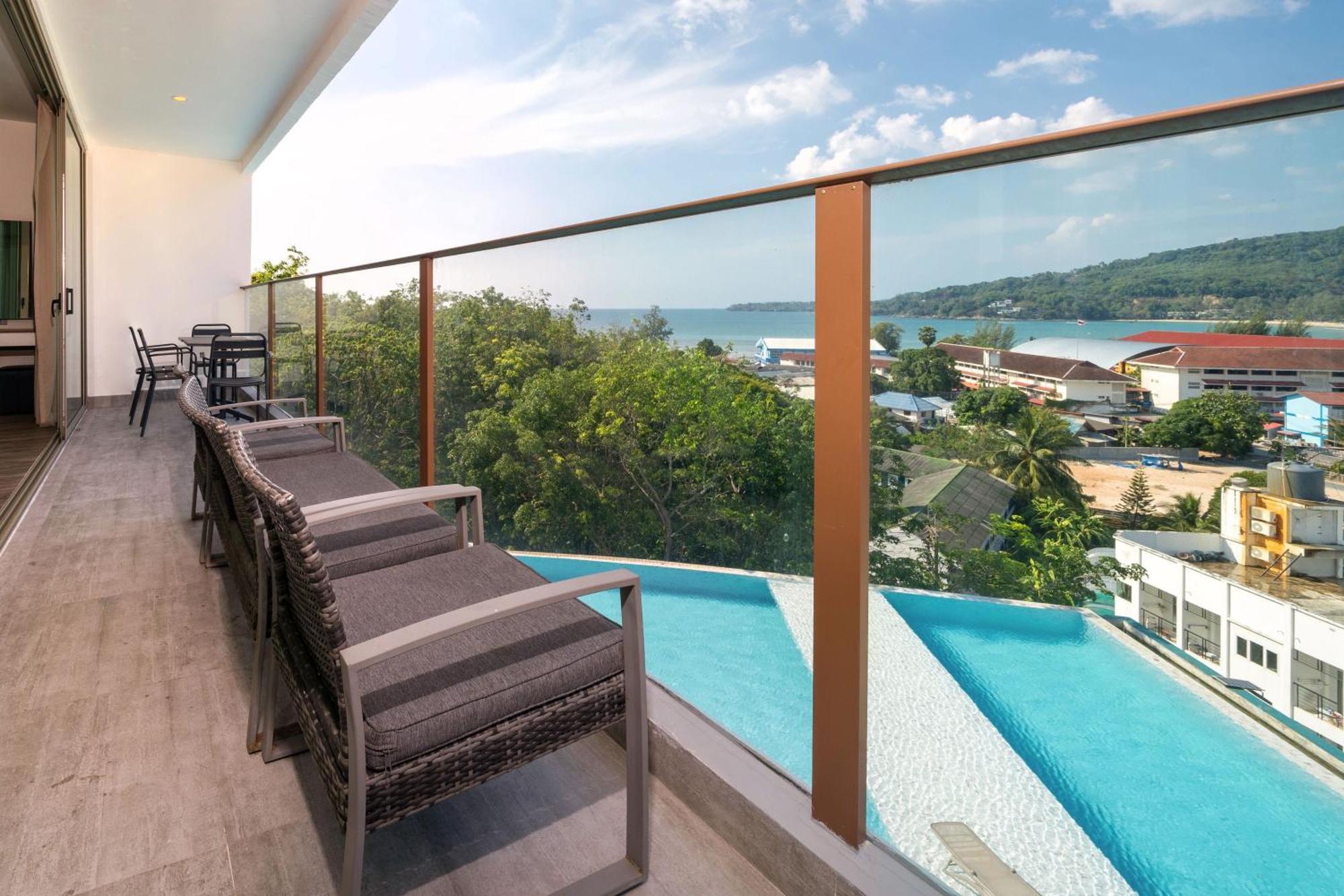 Sea View 2Br Apartment Oceana C35, Just 5 Min Walk To Pantai Kamala Bagian luar foto
